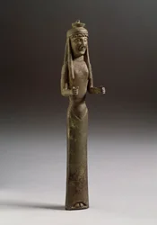 Etruskisk kunst: offerfigur (etruskisk kunst, en offerfigur, bronseskulptur fra Italia, 550 f.Kr., Dim 36 cm) Bronseskulptur, Italia 550 f.Kr. Firenze, Museo Archeologico