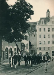 Begravelsesprosesjon, Merano, Sør-Tirol, Italia, 1927
