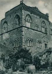 Hus fra tiden under islamsk styre, Taormina, Sicilia, Italia, 1927
