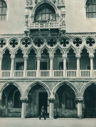 En del av Dogespalasset, Venezia, Italia, 1927