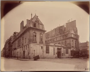 Hotel des Marquis de Paroy, 83 rue Charlot