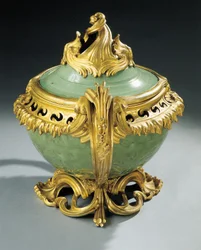 Louis XV potpurri vase