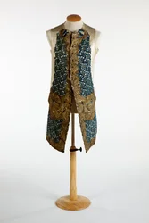 Vest dekorert med gullmetalltråd, blå chenille og paljetter, ca. 1750-70 (silke)