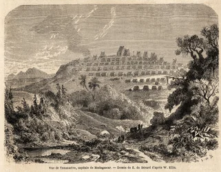Utsikt over Tananarive, Madagaskars hovedstad, tegning av Evremond de Berard (1824-1881), for å illustrere Ida Pfeiffers reise til Madagaskar i 1857. Gravering i “” Le tour du monde”” 1861. Selvas samling.