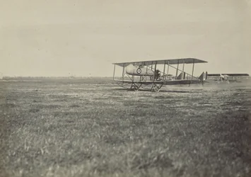 [To fly]