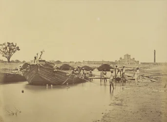 Båtbroen under Martinière College ved Gomti-elven