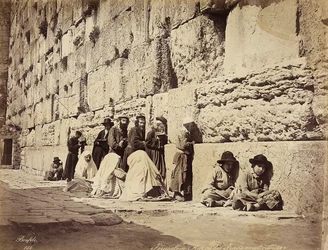 En gruppe israelitter ber ved Klagemuren (eller Vestmuren), Jerusalem