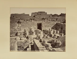 Medinet Habu. Den store templets hypostyle hall (Egypt)