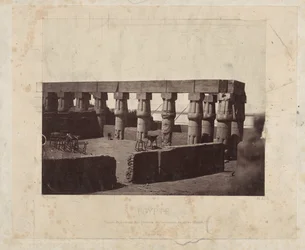 Restanten van de Luxortempel Luxor-tempelet, generelt syn på de midtre søylegangene (Theben) (tittel på objekt) Egypt (serietittel på objekt)