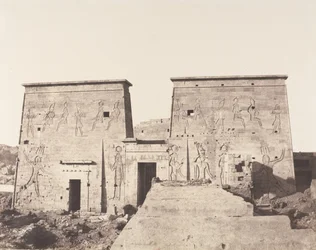 Island of Fileh Philæ, First Pylon - Utsikt tatt fra plattformen ..., 1851-52, trykt 1853-54.