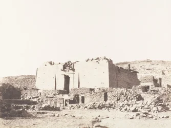 Kalabcheh Talmis, ruinene av tempelet - fasade og innhegningsvegg, 1851-52, trykt 1853-54.