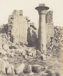 Karnak Theben, gårdsplassen til palasset - Utsikt tatt fra punkt I, 1851-52, trykt 1853-54.