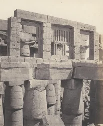 Karnak Theben, Palace - Hypostyle Hall - Vindu og hovedsteder i ..., 1851-52, trykt 1853-54.
