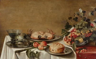 Stilleben med frukt, krabbe og brød