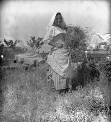 Portrett av bonde, Abruzzo, Italia, ca. 1900 (s/h-foto)