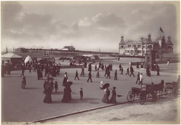 Rhyl. Paviljongen og brygga