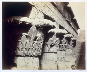 Hovedstedene i portikken, Temple of Khnum, Esna, Egypt, 1862
