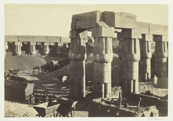 Del av det store tempelet The Government Stores, Luxor, 1857.