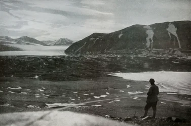 The Mouth of Dry Valley, Viser Commonwealth Glacier, 1912, 1913.