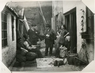 Whitby Fisher Folk, ca. 1885 (albumtrykk)