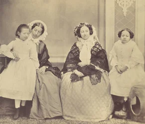Elise Höusermann, Hermine, Marie og Marie Antoine, 1850-60-tallet.
