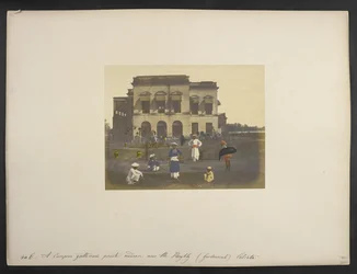 Dwelling of an English gentleman, [Garden Reach,] Calcutta, c.1851-52 (hand coloured photo)   1350627   no       norwegian Successfully Translated  Original: French garden Translat: French garden 1175452 no norwegian Successfully Translated Original: Betty