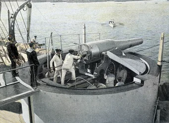 Fransk marine, slutten av 1800-tallet: Kanonøvelse - Bibl. des Arts Deco.