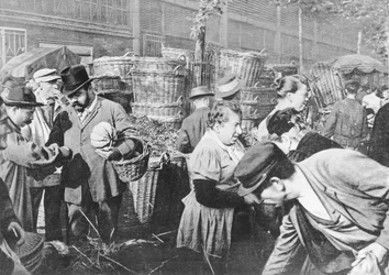 Siste salg før klokken, rue Rambuteau, Les Halles, Paris, 1897