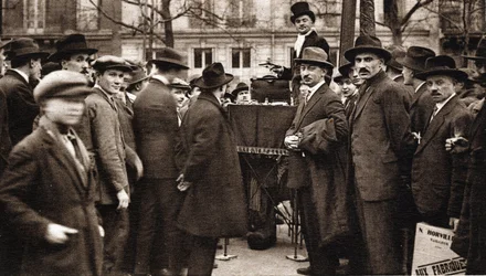 Småhandler i Paris: boulevardselgeren.