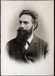 Portrett av Wilhelm Conrad Roentgen eller Rontgen (1845-1923), tysk fysiker.