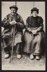 Postkort som viser fjellfolk i Saugues, Haute-Loire, ca. 1900