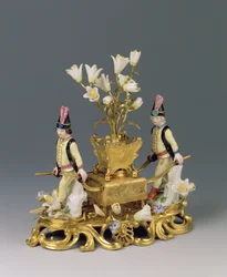 En Louis XV-parfymebrenner, ca. 1745 (ormolu og porselen)