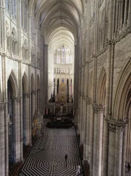 Amiens katedral: interiør (sum 80)