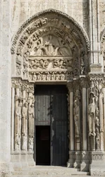 Cathedrale de chartres, bukten til venstre for den kongelige porten mot vest sa oppstigningen