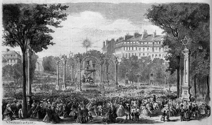 Utsmykning av Rond Point des Champs Elysees i Paris til festen 15. august