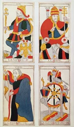 Fire tarotkort som viser Keiseren, Paven, Eremitten og Skjebnehjulet