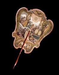 Håndskjerm. Fargegravering på papp som beskyttet ansiktet mot ildvarmen. Frankrike 1700-tallet. Paris, Musee Carnavalet