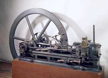 Forbrenningsmotor designet av Etienne Lenoir (1822-1900) 1860 (metall)
