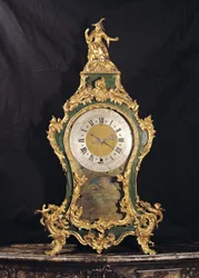 Klokke i Louis XV-stil overvunnet av en kinesisk mann (ormolu)