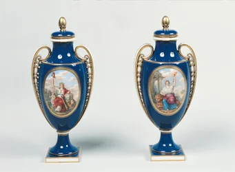 Et par Sevres-vaser dekorert med allegoriske figurer av rettferdighet og republikk (porselen)