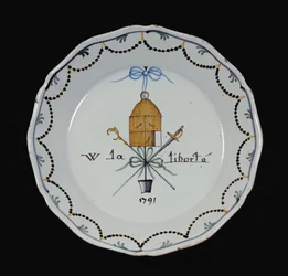 Tallerken med åpent fuglebur og legenden Vive la Liberte, 1791 (keramikk)