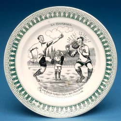 Tallerken med fotballscene (keramikk)