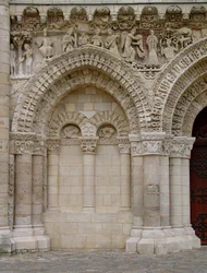 Portal fra Vestfasadene