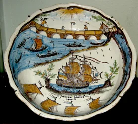 Salatskål som viser frakt på Loire, Nevers, 1800 (keramikk)