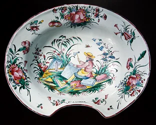 Oppriktig tallerken med steinhuggerdekor, ca. 1780 (polykromt lertøy)