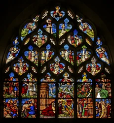 The Martyrdom of St Barbara med scener fra livet hennes over i sporelysene