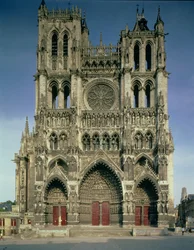 Vestfasade, ca. 1220-70 (for detaljer se 94631-34)