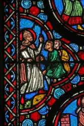 Vindu w1 som viser en scene fra livet til St Martin (farget glass)