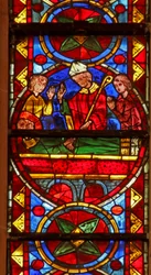 Vindu w213 som viser scener fra livet til St Stephen og historien om relikviene hans: han blir gravlagt av Gamaliel og Nikodemus