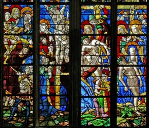 Vindu w51 som viser Via Crucis, korsfestelsen, avsetningen og Pieta